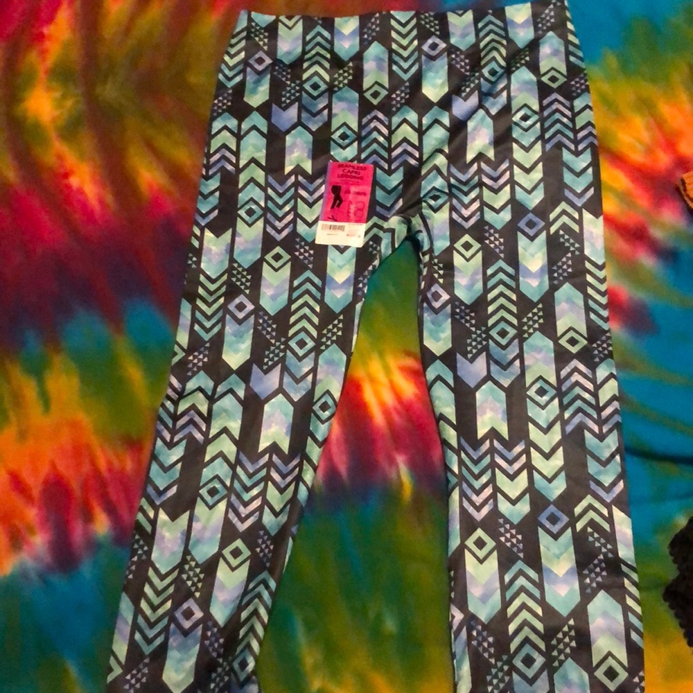 Tribal Capri leggings